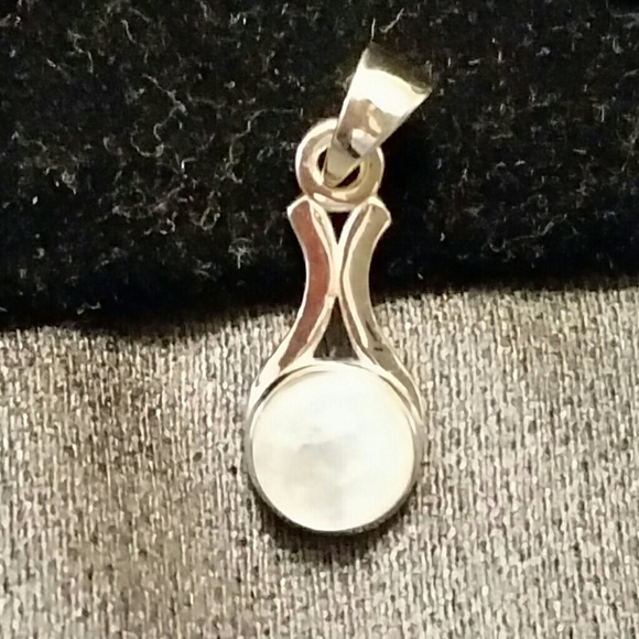 Hand Crafted Jewelry - Silver .925 Moonstone Pendant